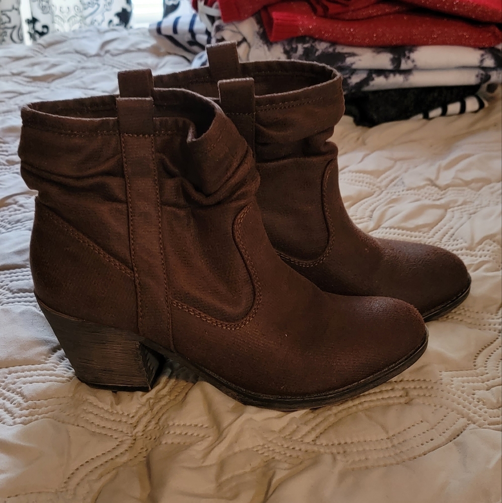 Heeled boots